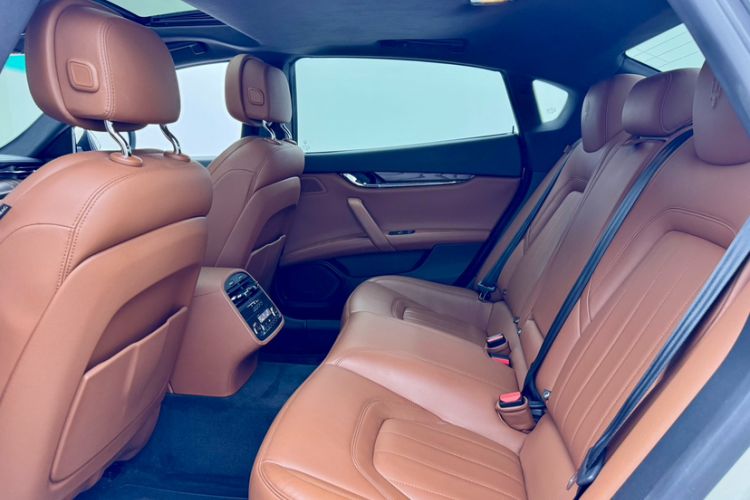 Used Maserati President 2015 3.0T Standard Model Interior 2