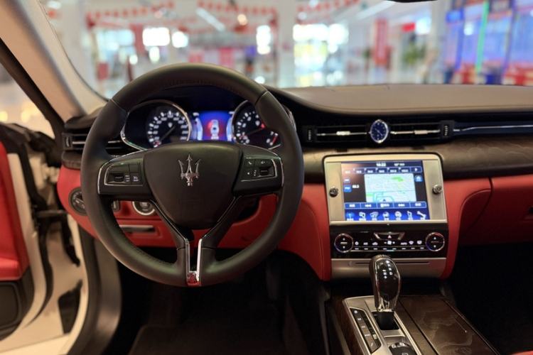 Used Maserati President 2015 3.0T Standard Model Interior 2