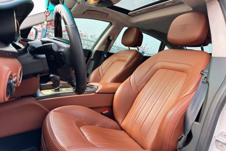 Used Maserati President 2015 3.0T Standard Model Interior 2
