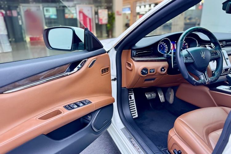Used Maserati President 2015 3.0T Standard Model Interior 3