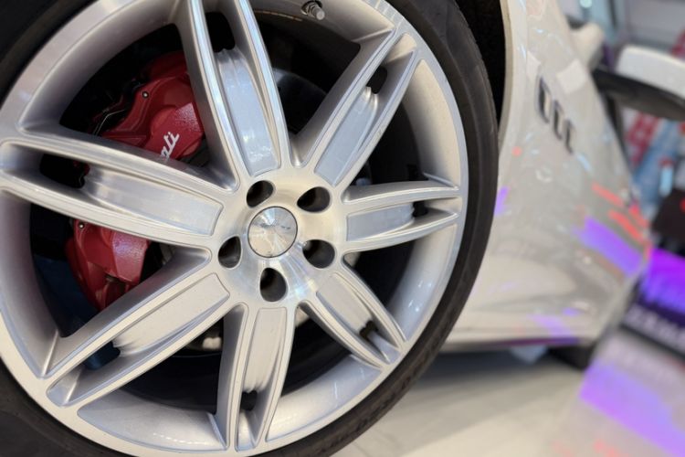 Used Maserati President 2015 3.0T Standard Model Interior 3