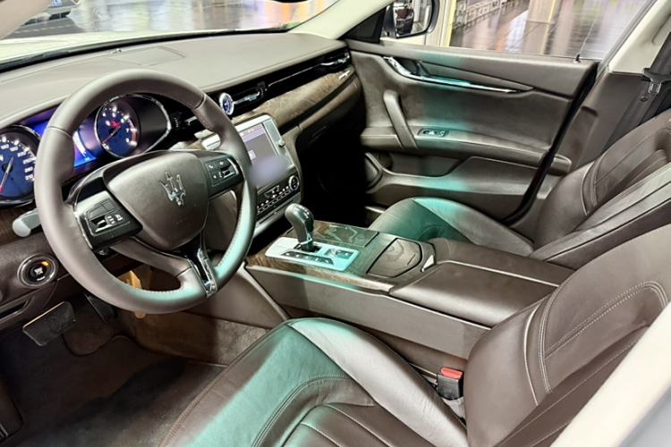 Used Maserati President 2015 3.0T Standard Model Interior 3