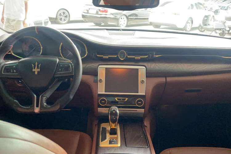 Used Maserati President 2015 3.0T Standard Model Interior 4