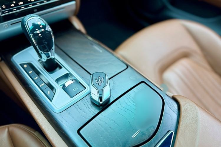 Used Maserati President 2015 3.0T Standard Model Interior 5