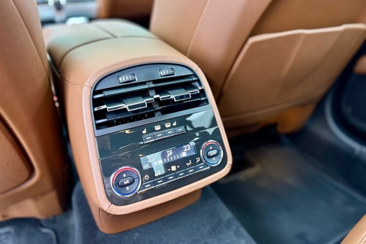 Used Maserati President 2015 3.0T Standard Model Interior 7