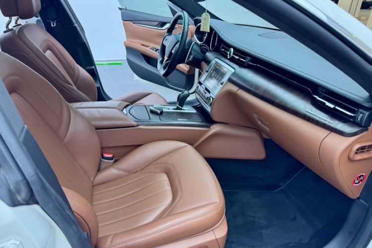 Used Maserati President 2015 3.0T Standard Model Interior 8