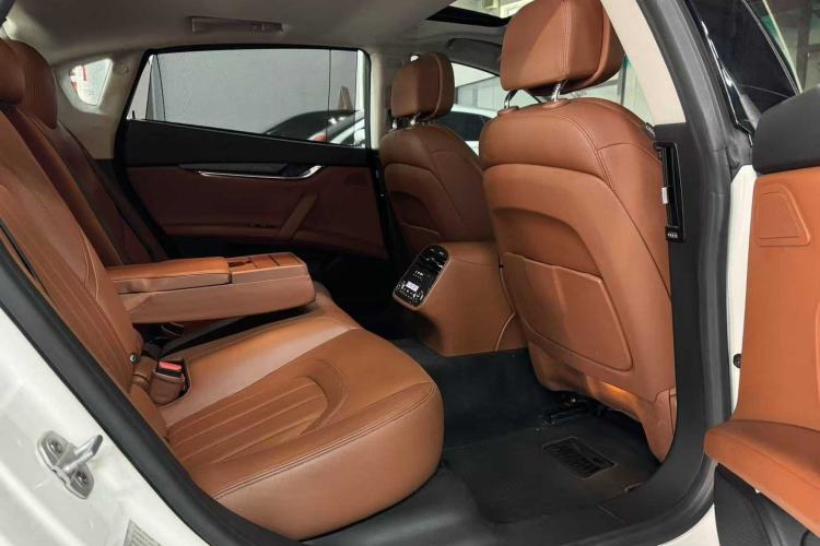 Used Maserati President 2015 3.0T Standard Model Interior 8