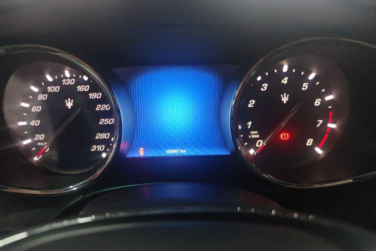 Used Maserati President 2015 3.0T Standard Model Odometer Close Up