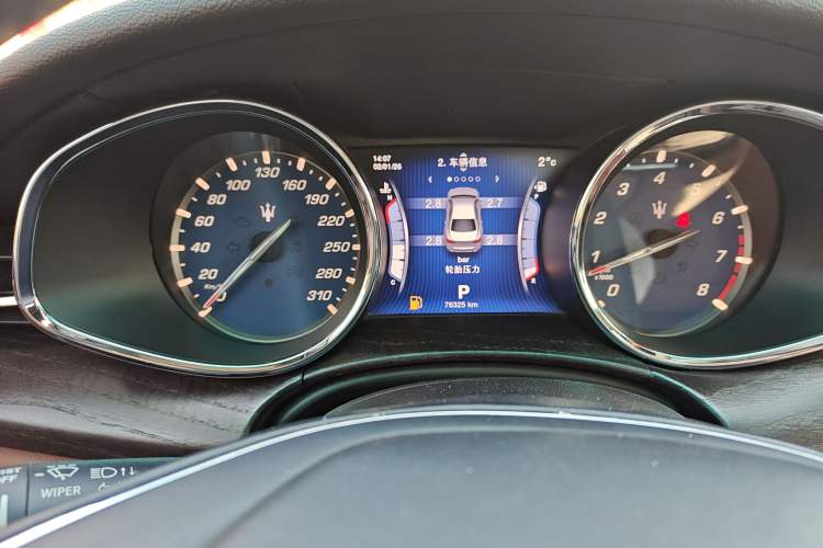 Used Maserati President 2015 3.0T Standard Model Odometer Close Up