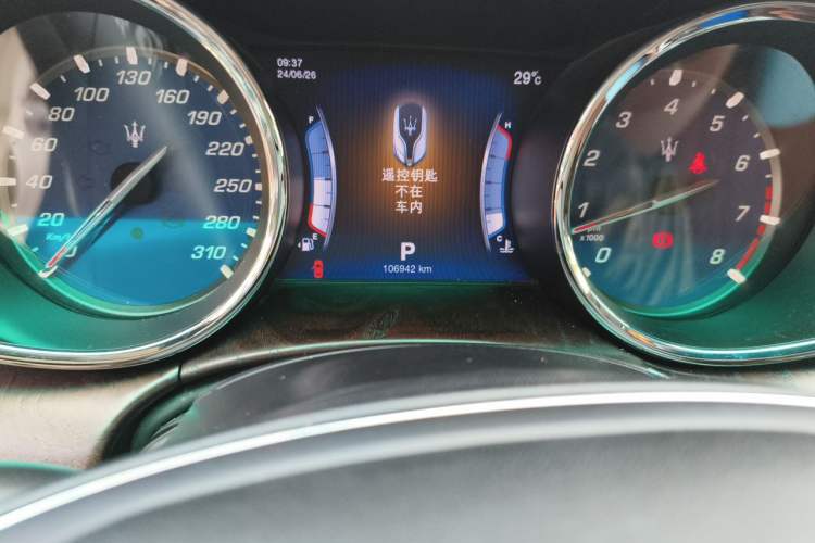 Used Maserati President 2015 3.0T Standard Model Odometer Close Up