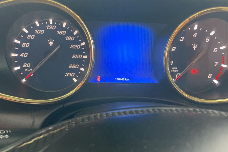 Used Maserati President 2015 3.0T Standard Model Odometer Close Up