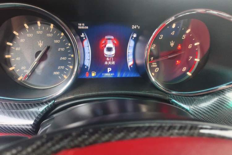 Used Maserati President 2015 3.0T S Q4 Odometer Close Up