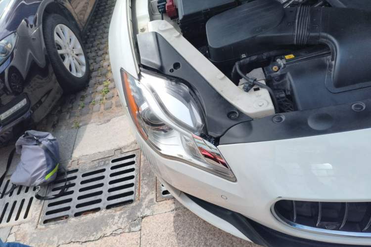 Used Maserati President 2015 3.0T Standard Model Right Front Headlight