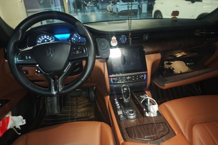 Used Maserati President 2017 3.0T Standard Model Center Console