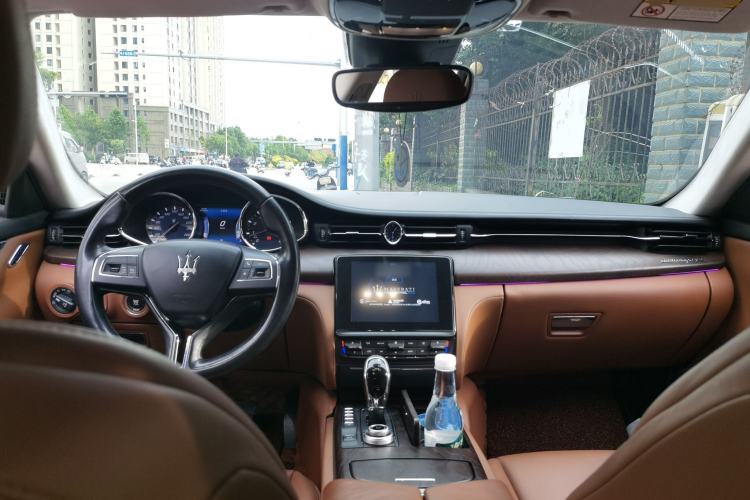 Used Maserati President 2017 3.0T Standard Model Center Console