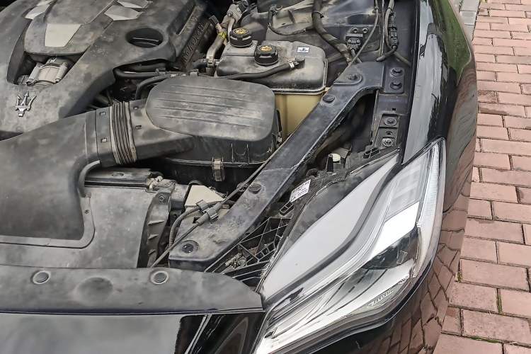 Used Maserati President 2017 3.0T Standard Model Engine Bay Left