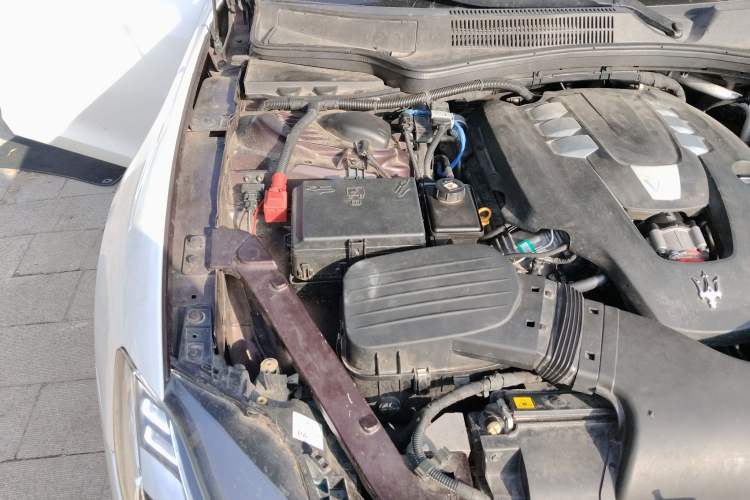 Used Maserati President 2017 3.0T Standard Model Engine Bay Right