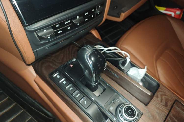 Used Maserati President 2017 3.0T Standard Model Gear Lever
