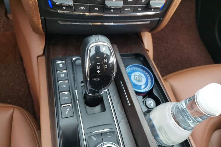 Used Maserati President 2017 3.0T Standard Model Gear Lever