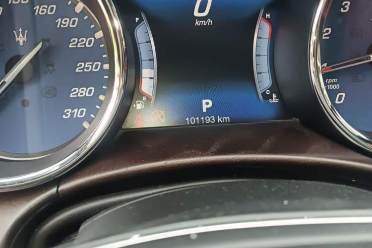 Used Maserati President 2017 3.0T Standard Model Odometer Close Up