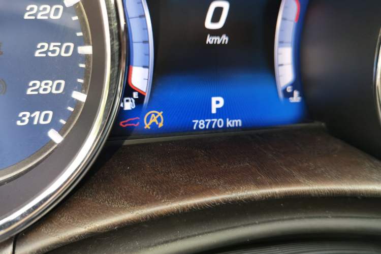 Used Maserati President 2017 3.0T Standard Model Odometer Close Up