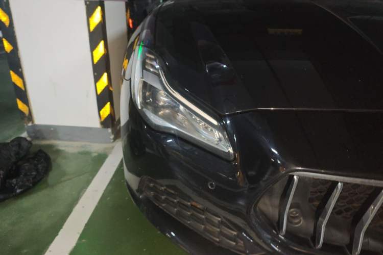 Used Maserati President 2017 3.0T Standard Model Right Front Headlight