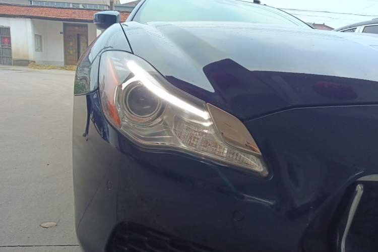 Used Maserati President 2017 3.0T Standard Model Right Front Headlight