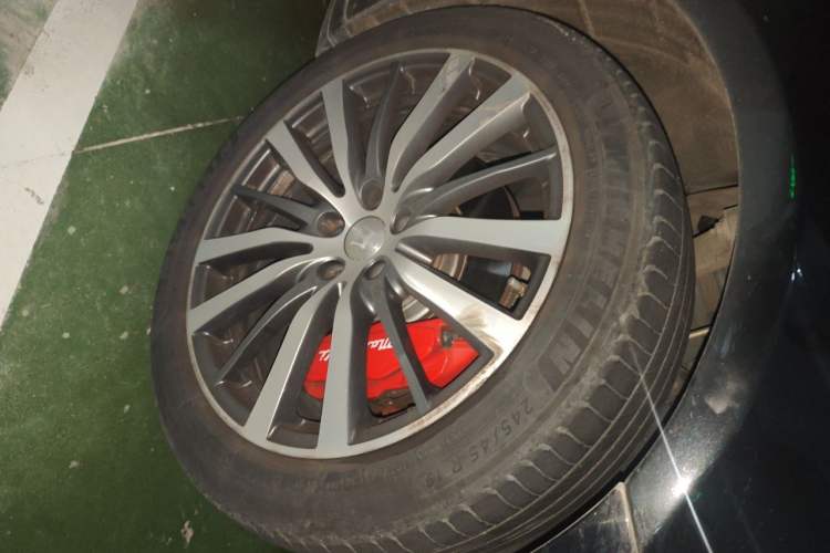 Used Maserati President 2017 3.0T Standard Model Right Front Wheel Hub