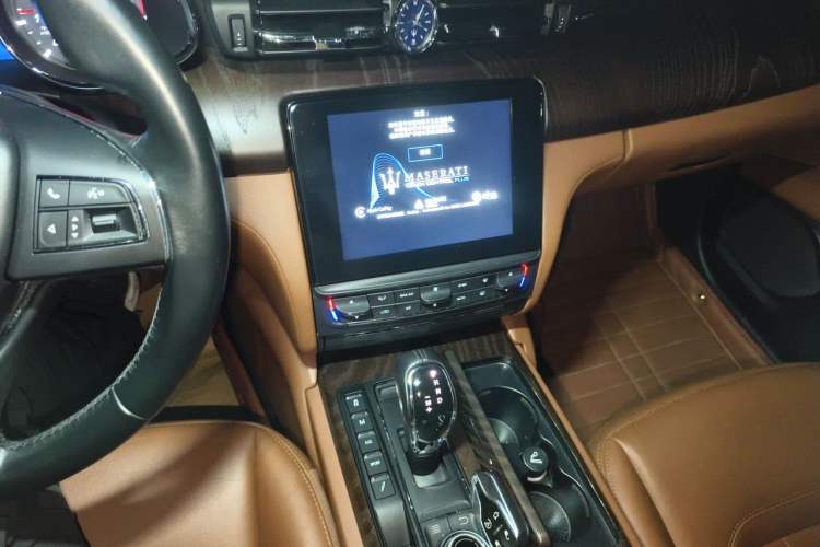 Used Maserati President  Audio And AC Panel