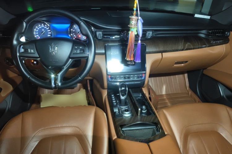 Used Maserati President  Center Console