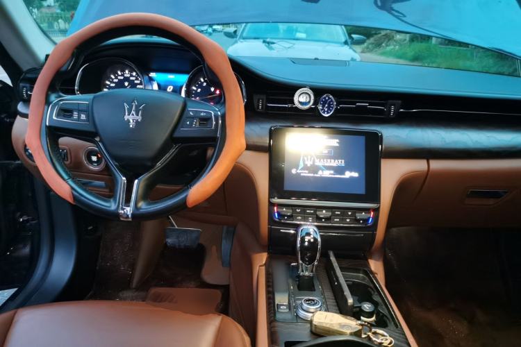 Used Maserati President 2017 3.0T Standard Model Center Console