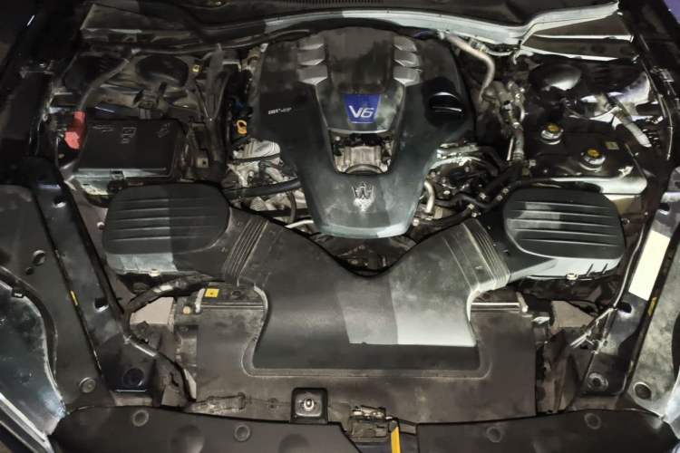 Used Maserati President  Engine Bay