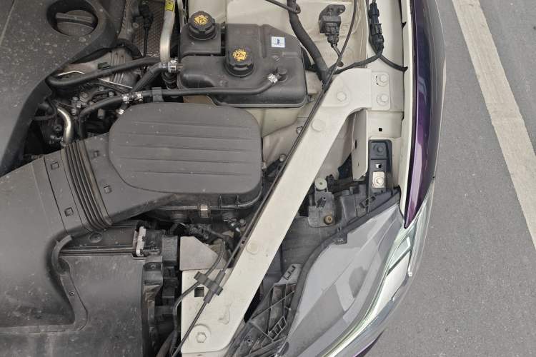 Used Maserati President 2017 3.0T Standard Model Engine Bay Left