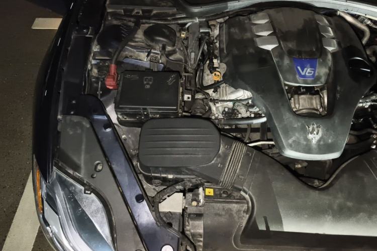 Used Maserati President  Engine Bay Right