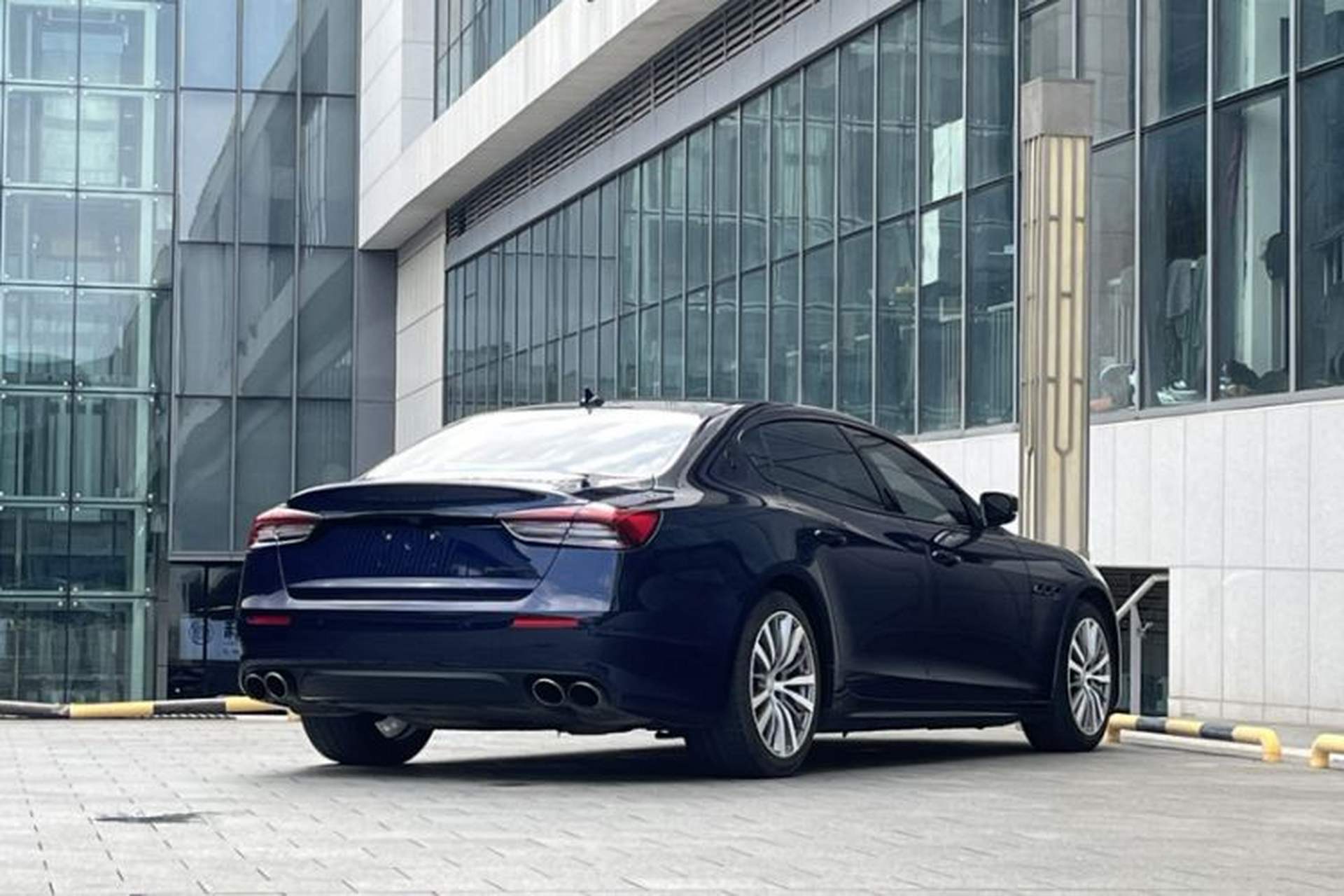 Used Maserati President 2017 3.0T Standard Model Exterior 3