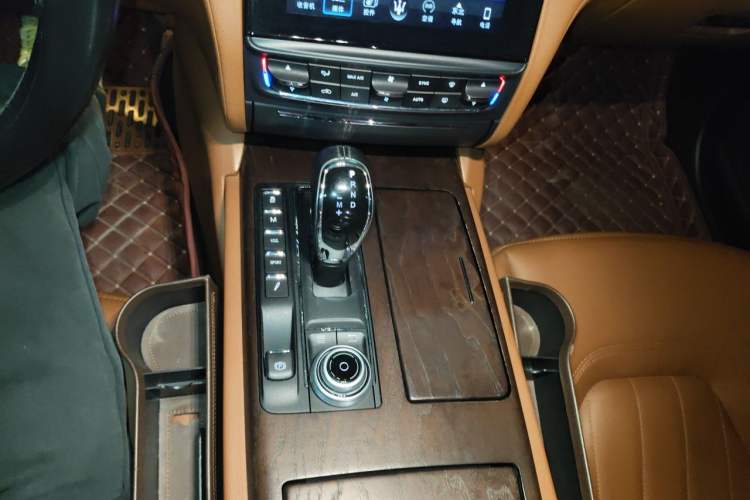 Used Maserati President 2017 3.0T Standard Model Gear Lever