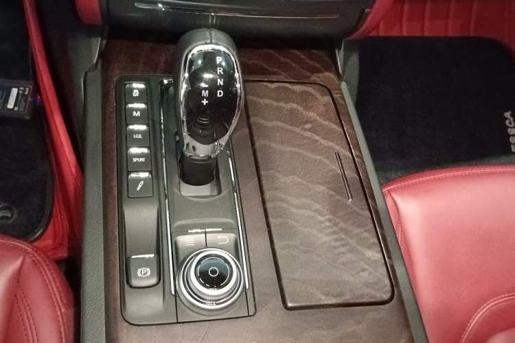 Used Maserati President 2017 3.0T Standard Model Gear Lever