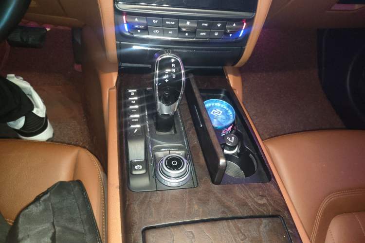 Used Maserati President 2017 3.0T Standard Model Gear Lever