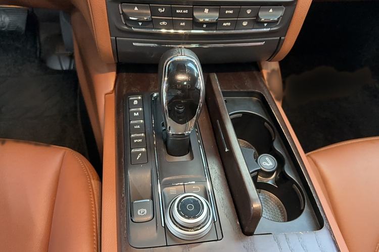 Used Maserati President 2017 3.0T Standard Model Gear Lever