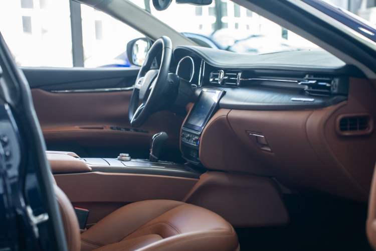 Used Maserati President 2017 3.0T Standard Model Interior 4