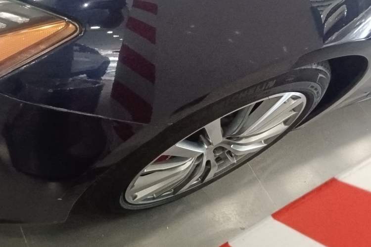 Used Maserati President 2017 3.0T Standard Model Left Front Wheel Hub