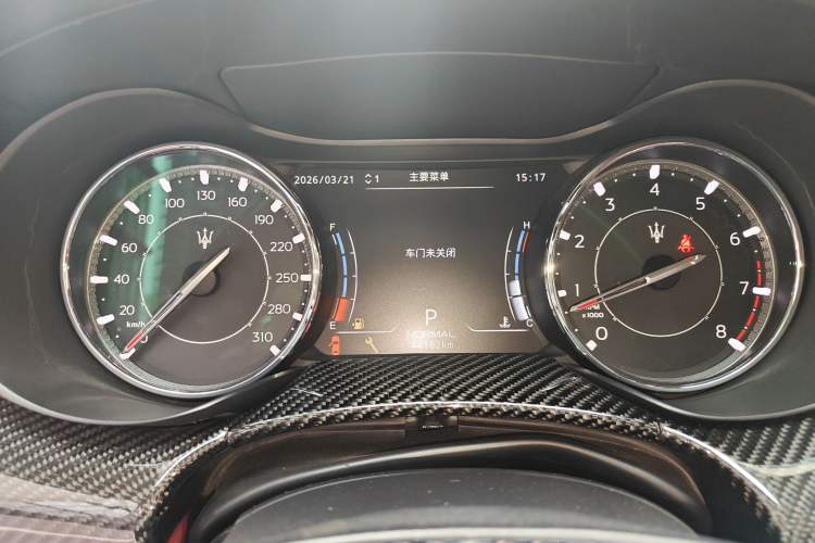 Used Maserati President 2017 3.0T Standard Model Odometer Close Up