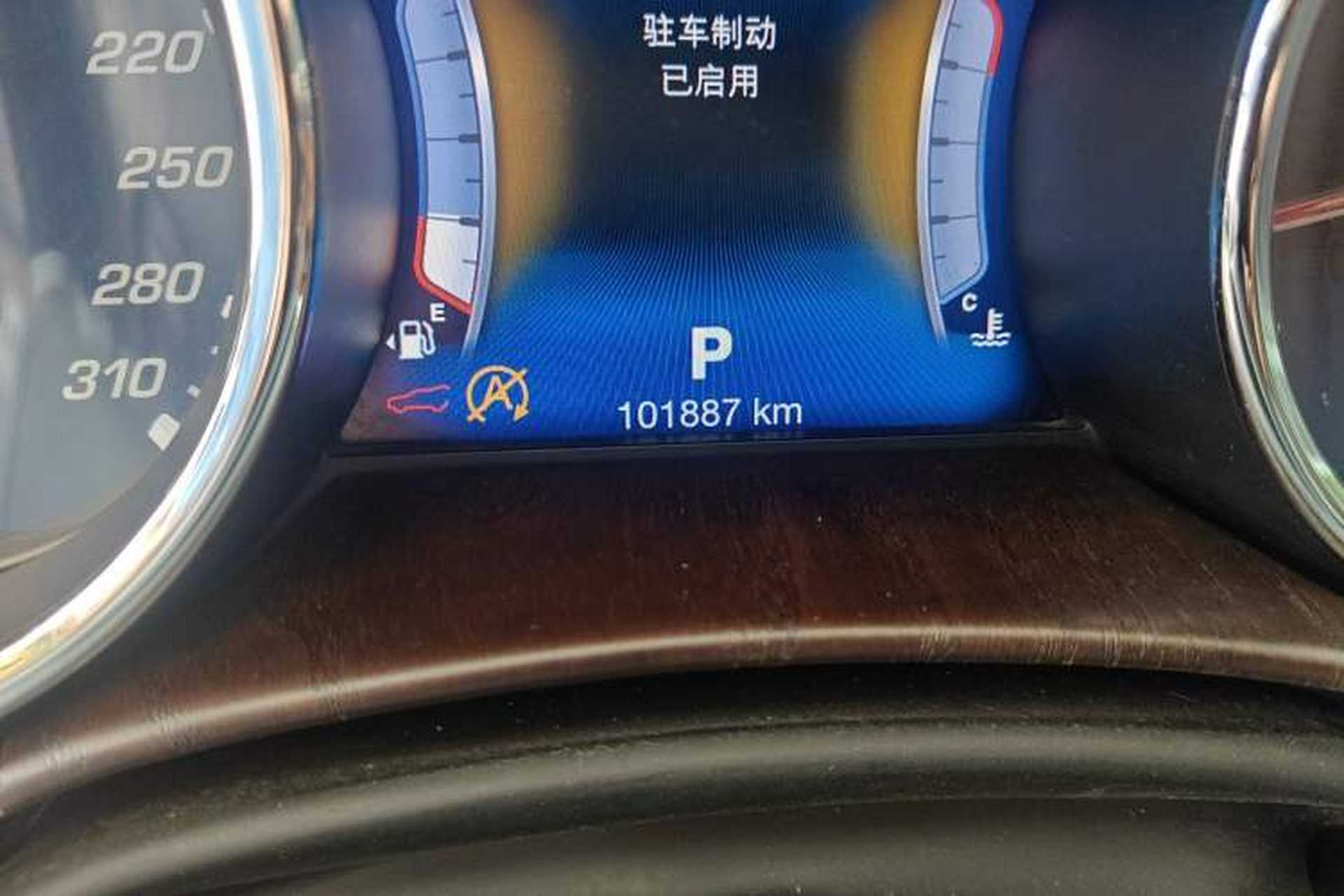 Used Maserati President 2017 3.0T Standard Model Odometer Close Up
