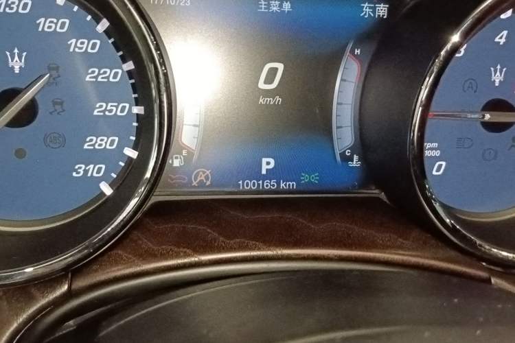Used Maserati President 2017 3.0T Standard Model Odometer Close Up