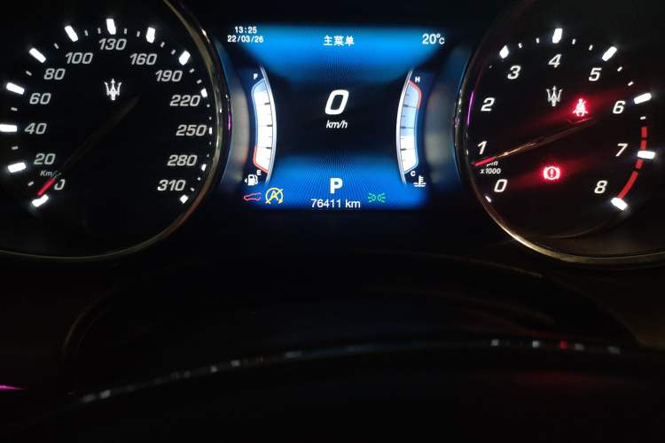 Used Maserati President 2017 3.0T Standard Model Odometer Close Up