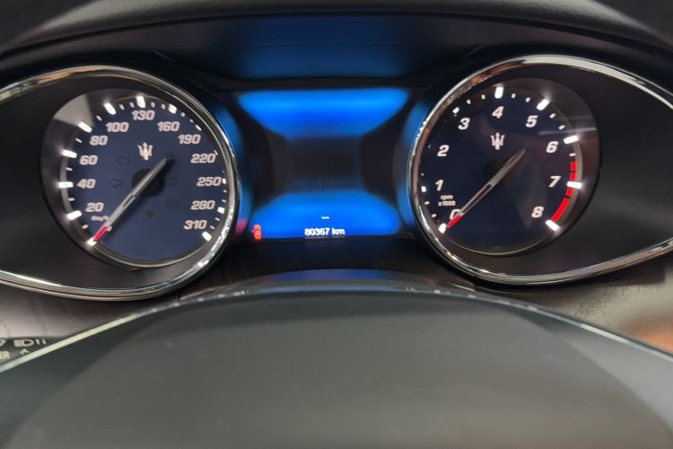 Used Maserati President 2017 3.0T Standard Model Odometer Close Up