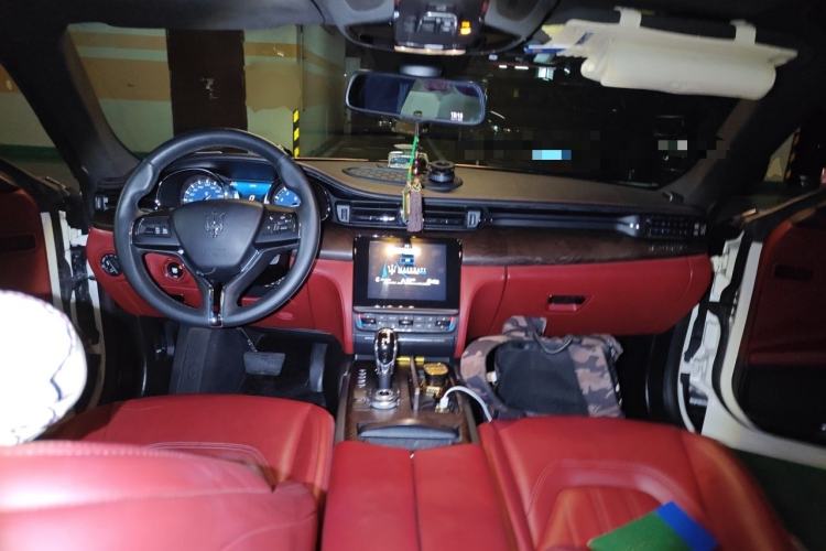 Used Maserati President 2017 3.0T Standard Model Center Console
