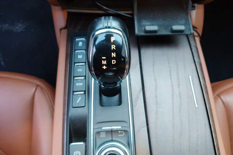 Used Maserati President 2017 3.0T S Q4 Gear Lever