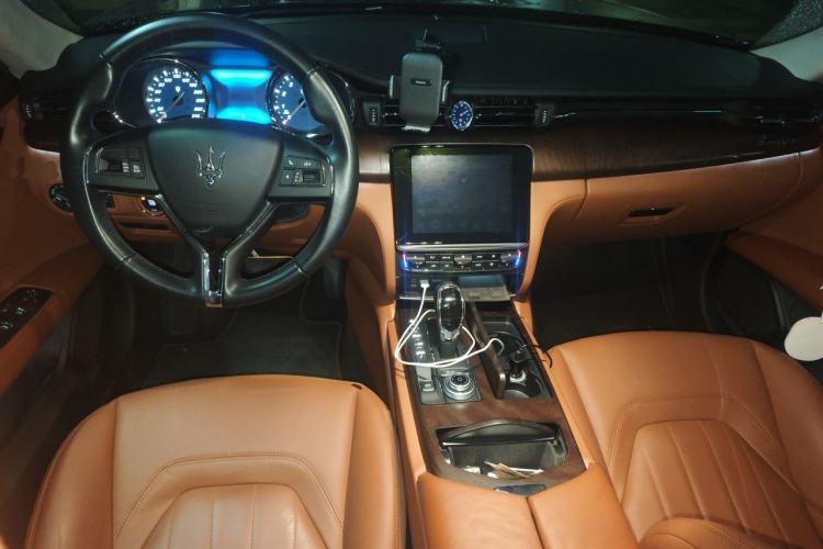 Used Maserati President 2017 3.0T Standard Model Center Console