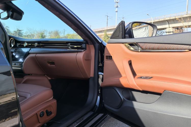 Used Maserati President 2017 3.0T Standard Model Interior 4